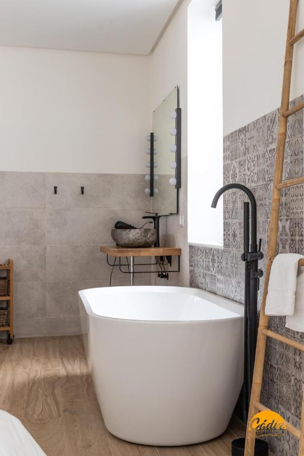 Tiles Home By Cadiz Time エクステリア 写真